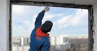Демонтаж остекления балкона в Лобне - цена от 562 руб. - Сварной-Лбн